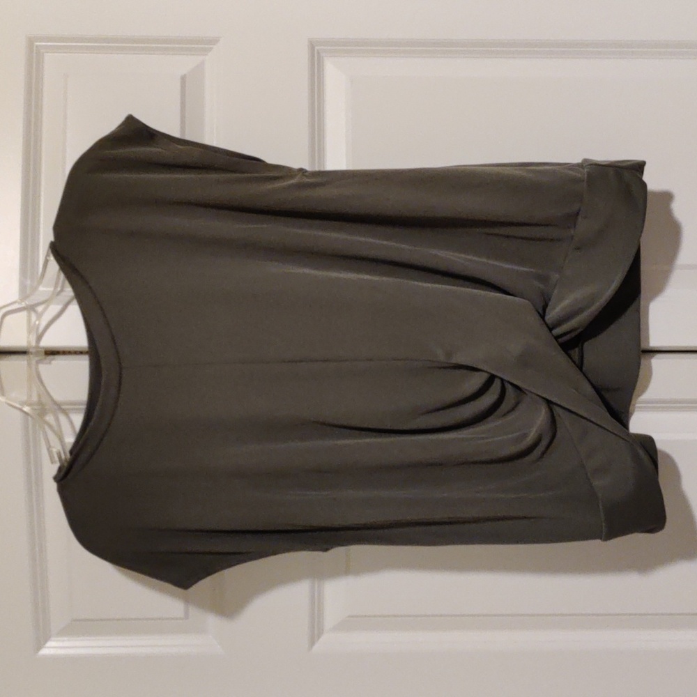 Knotted green top, size L